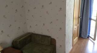 Гостиница Гостевой дом «Маризель» Севастополь Стандартный двухместный номер с 2 отдельными кроватями-7