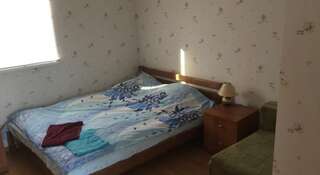 Гостиница Гостевой дом «Маризель» Севастополь Стандартный двухместный номер с 2 отдельными кроватями-4